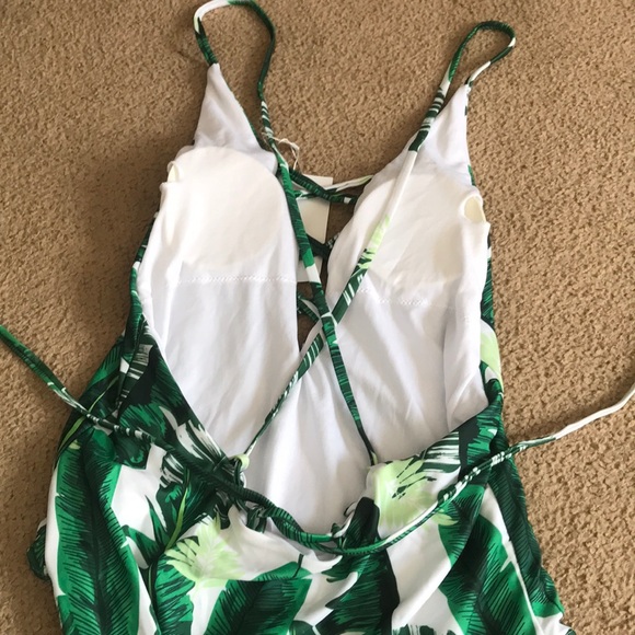 Zaful leaf print one piece - Picture 3 of 5